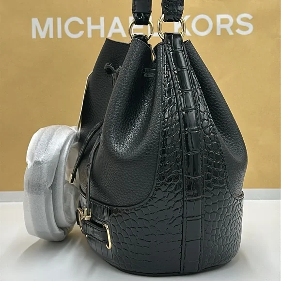 MICHAEL KORS 
Reed Medium Pebbled Leather Belted Bucket Messenger Satchel Crossb - Picture 8 of 14